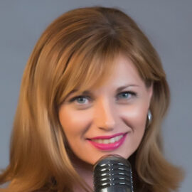 Estrella Victoria Piqueras Pineda – Soprano Opera Estrella Victoria Piqueras Pineda – Soprano Opera